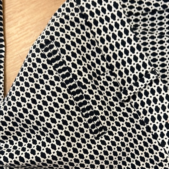 Women’s Black and White Patterned Crop Dress Pants – Size 10 P - Picture 7 of 7